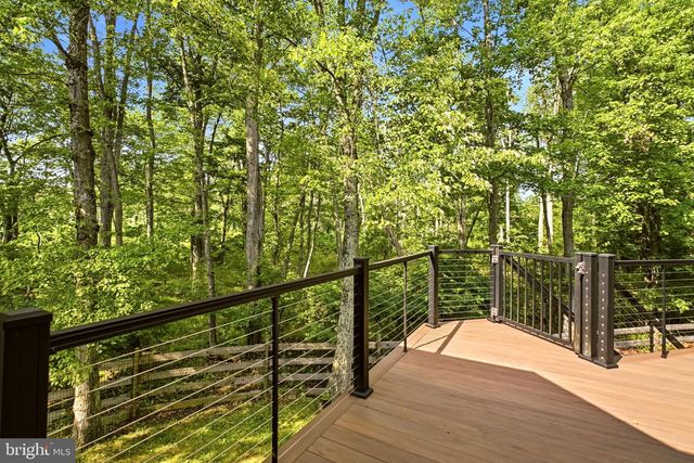 335 RIDLEY CREEK LN, West Chester, PA 19380