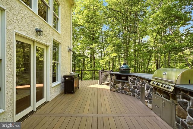 335 RIDLEY CREEK LN, West Chester, PA 19380