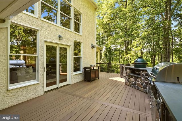 335 RIDLEY CREEK LN, West Chester, PA 19380