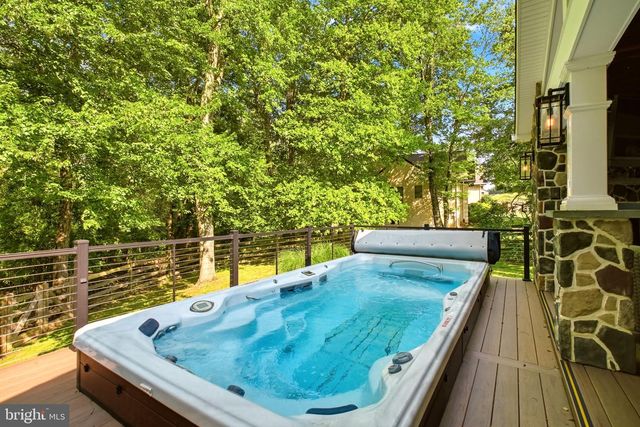 335 RIDLEY CREEK LN, West Chester, PA 19380