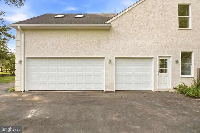 335 RIDLEY CREEK LN, West Chester, PA 19380