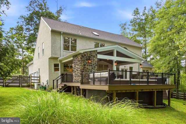 335 RIDLEY CREEK LN, West Chester, PA 19380