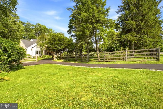 335 RIDLEY CREEK LN, West Chester, PA 19380