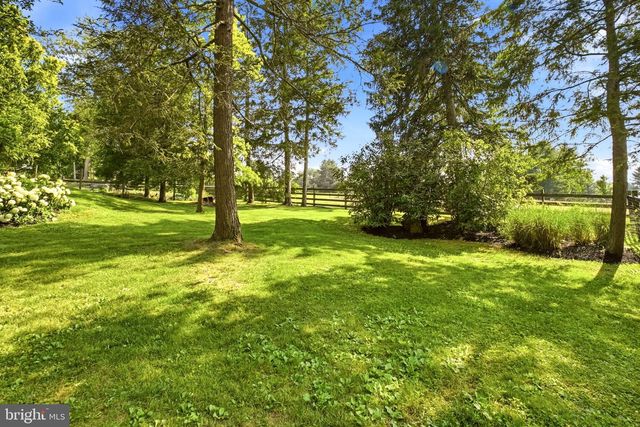 335 RIDLEY CREEK LN, West Chester, PA 19380