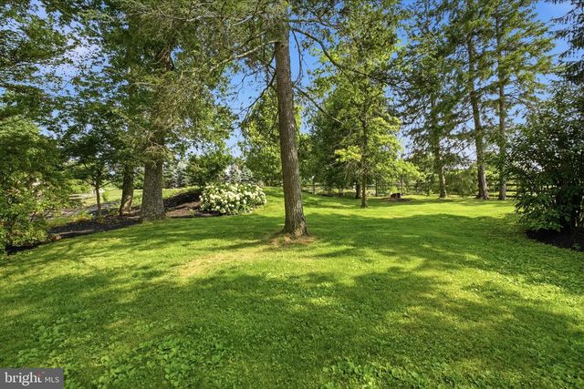 335 RIDLEY CREEK LN, West Chester, PA 19380