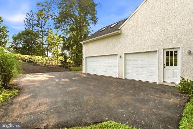 335 RIDLEY CREEK LN, West Chester, PA 19380