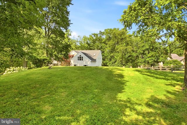 335 RIDLEY CREEK LN, West Chester, PA 19380