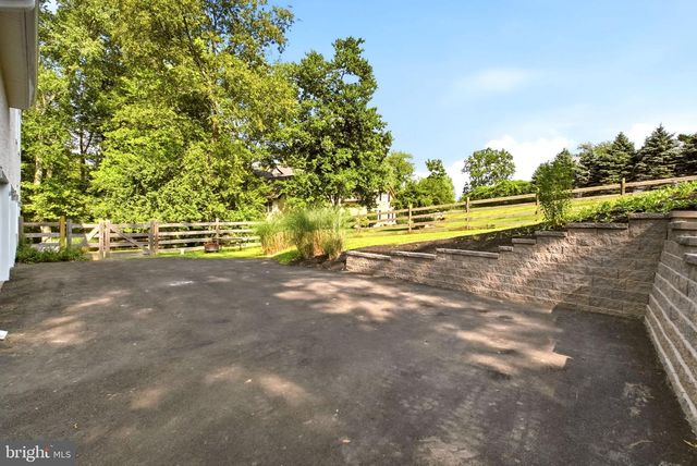 335 RIDLEY CREEK LN, West Chester, PA 19380