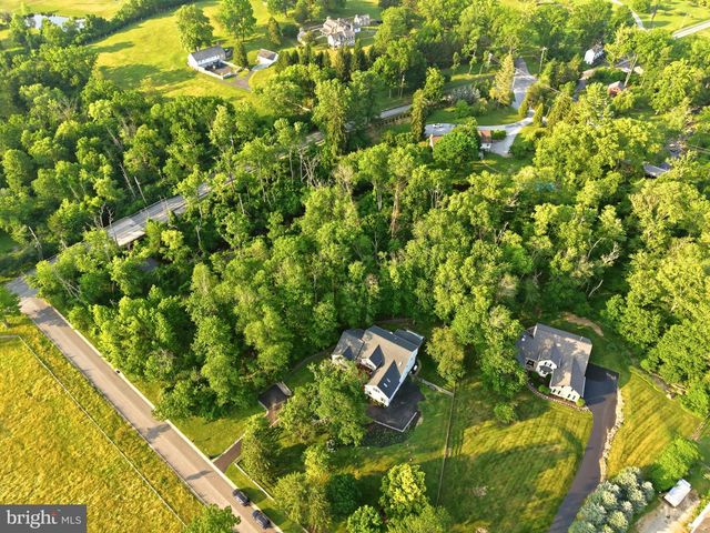 335 RIDLEY CREEK LN, West Chester, PA 19380