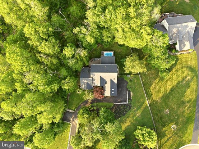 335 RIDLEY CREEK LN, West Chester, PA 19380