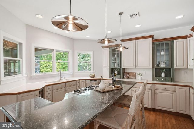 335 RIDLEY CREEK LN, West Chester, PA 19380