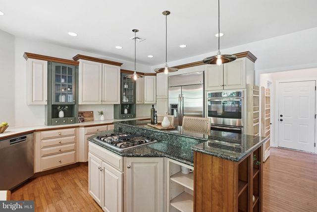 335 RIDLEY CREEK LN, West Chester, PA 19380