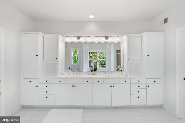 335 RIDLEY CREEK LN, West Chester, PA 19380