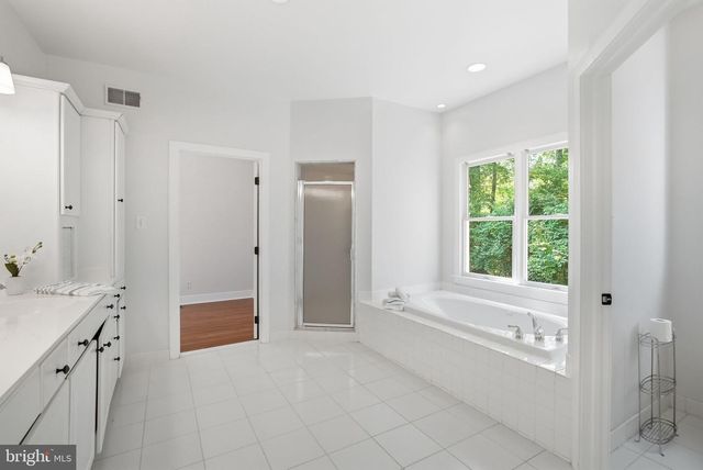 335 RIDLEY CREEK LN, West Chester, PA 19380