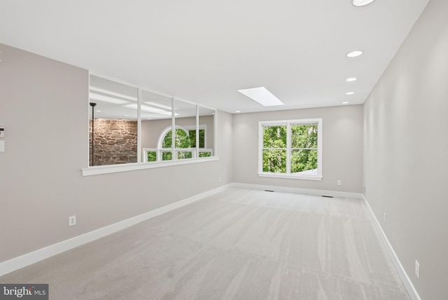 335 RIDLEY CREEK LN, West Chester, PA 19380