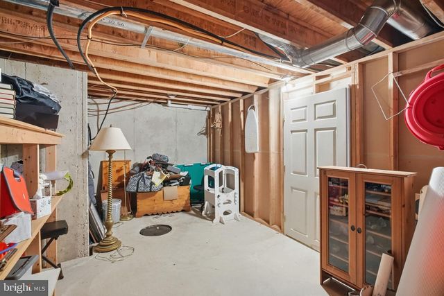 335 RIDLEY CREEK LN, West Chester, PA 19380