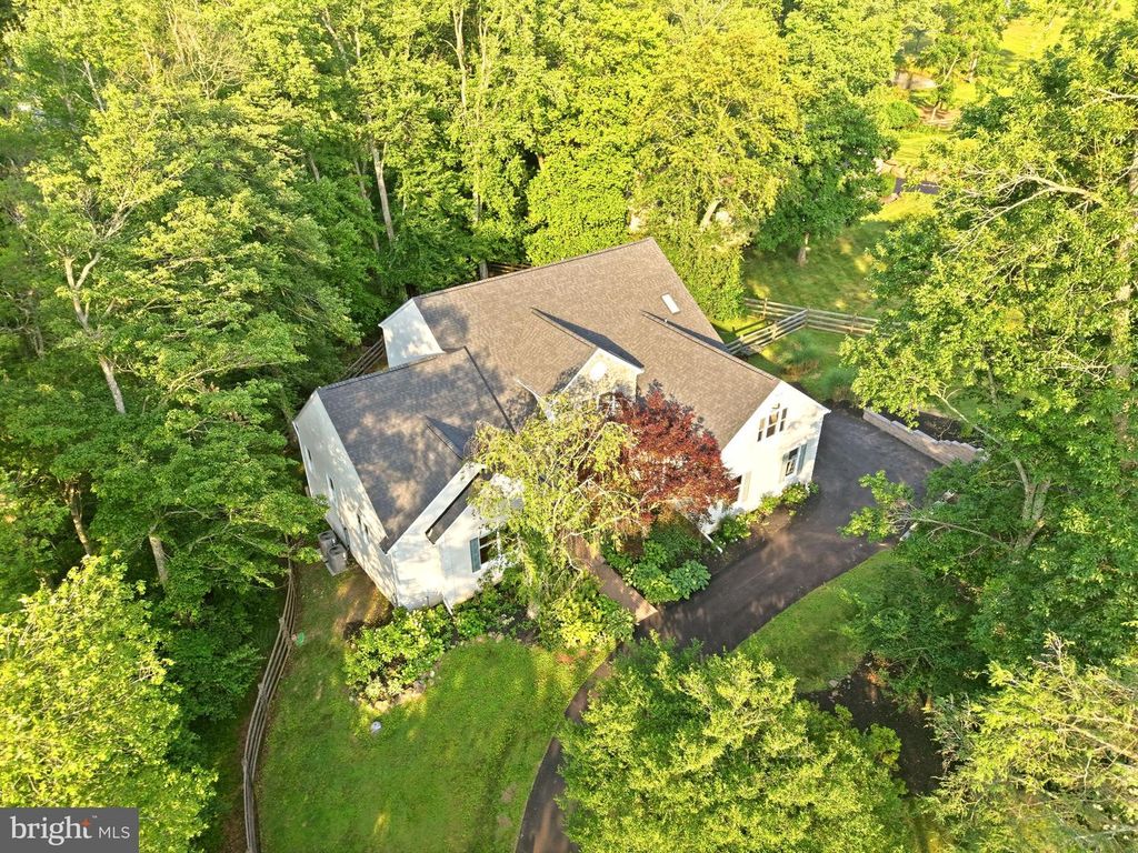 335 RIDLEY CREEK LN, West Chester, PA 19380