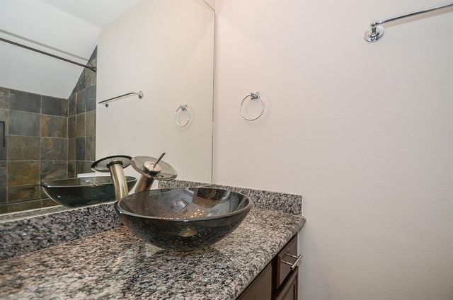 737 Davis Road, League City, TX 77573
