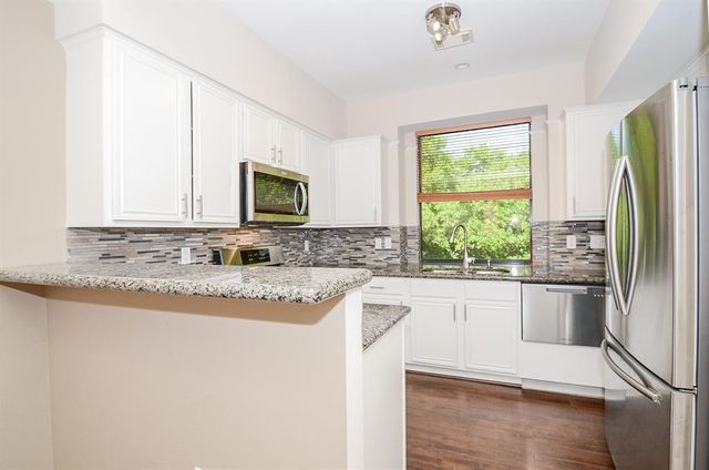 737 Davis Road, League City, TX 77573
