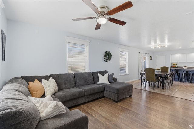 427 W CINNAMON CIR, Saratoga Springs, UT 84045