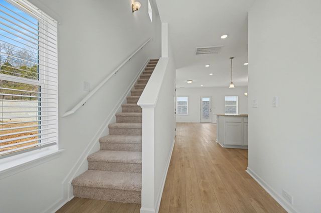 128 Ironhorse Way, Dickson, TN 37055