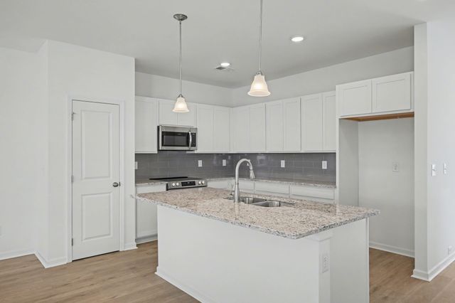 128 Ironhorse Way, Dickson, TN 37055