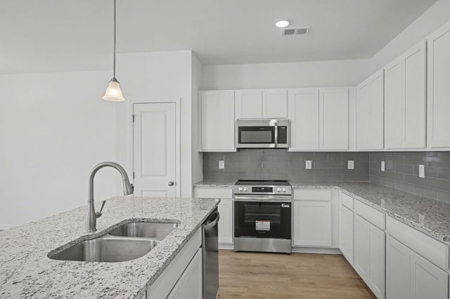 128 Ironhorse Way, Dickson, TN 37055