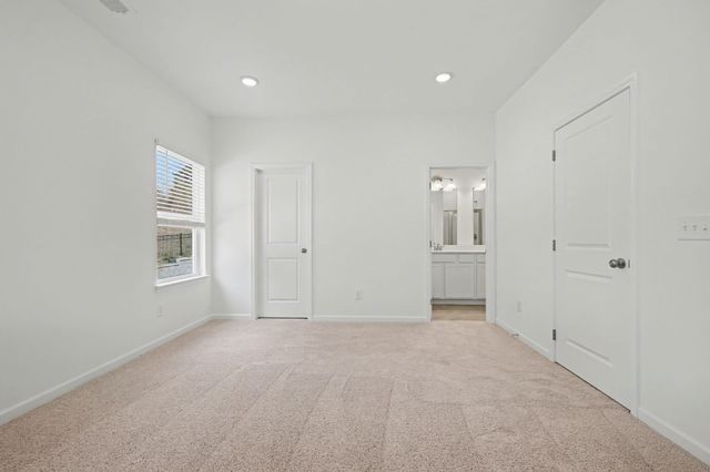 128 Ironhorse Way, Dickson, TN 37055