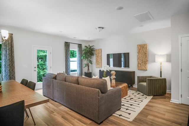 128 Ironhorse Way, Dickson, TN 37055