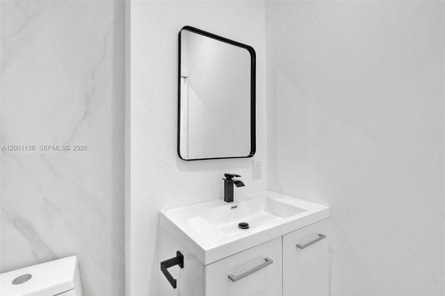 633 NE 70th St, Miami, FL 33138