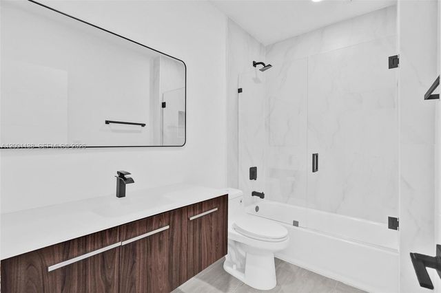 633 NE 70th St, Miami, FL 33138