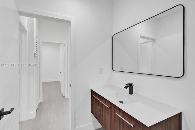 633 NE 70th St, Miami, FL 33138