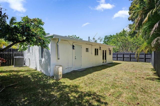 633 NE 70th St, Miami, FL 33138