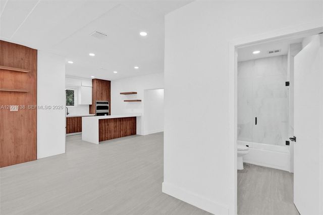 633 NE 70th St, Miami, FL 33138