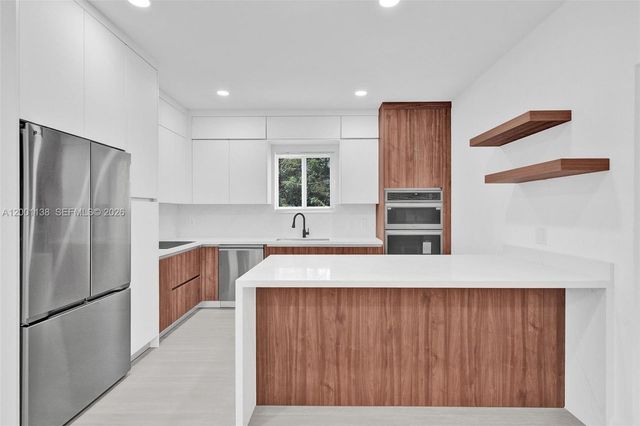 633 NE 70th St, Miami, FL 33138