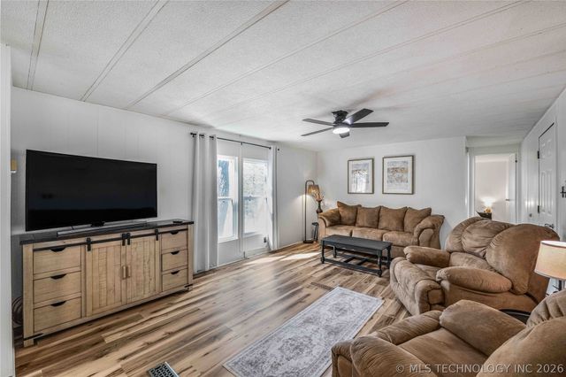 32305 S Cherokee Court, Cookson, OK 74427