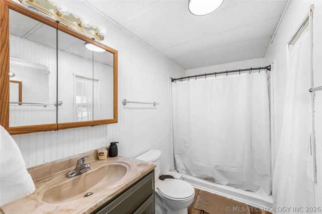 32305 S Cherokee Court, Cookson, OK 74427