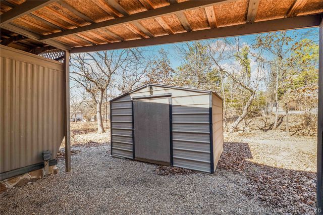 32305 S Cherokee Court, Cookson, OK 74427