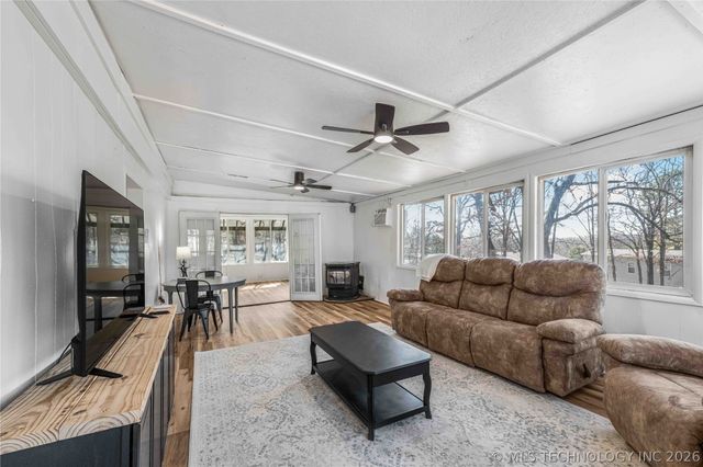 32305 S Cherokee Court, Cookson, OK 74427