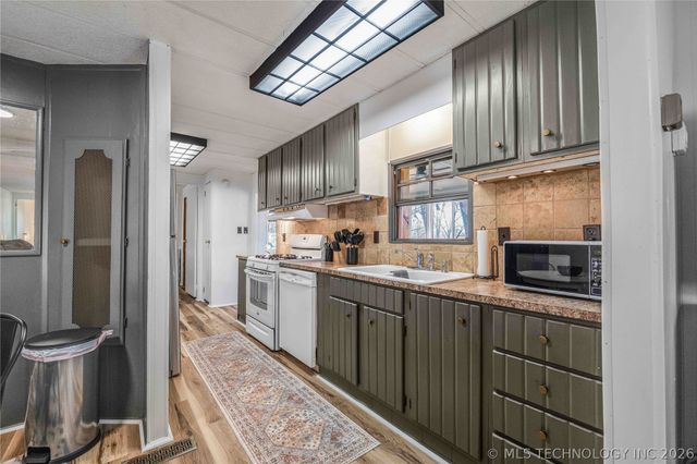 32305 S Cherokee Court, Cookson, OK 74427