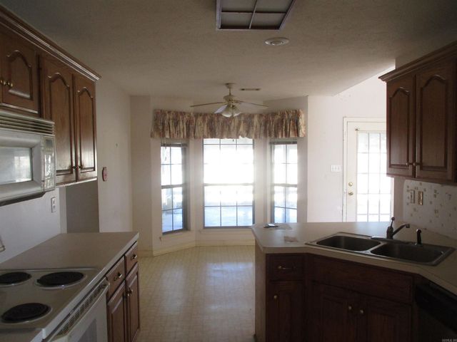 1 Weaver Circle, Vilonia, AR 72173