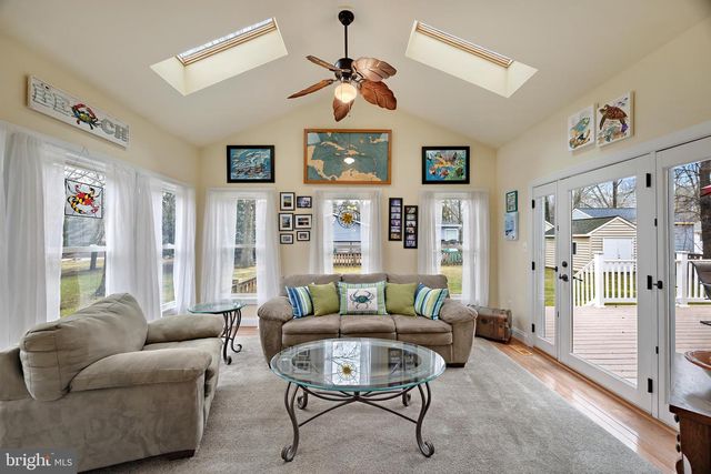 415 METROPOLITAN BLVD, Pasadena, MD 21122