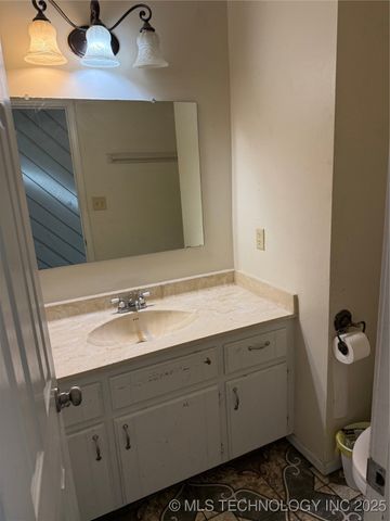 2404 Driftwood Drive, Claremore, OK 74017