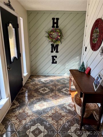 2404 Driftwood Drive, Claremore, OK 74017