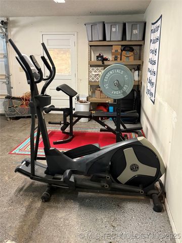 2404 Driftwood Drive, Claremore, OK 74017