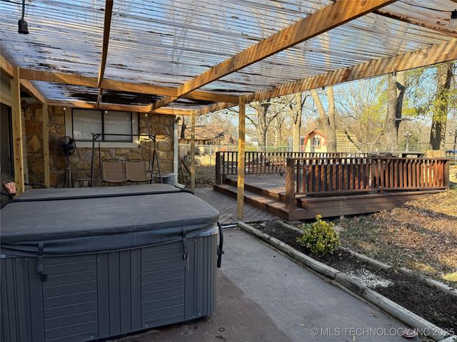 2404 Driftwood Drive, Claremore, OK 74017