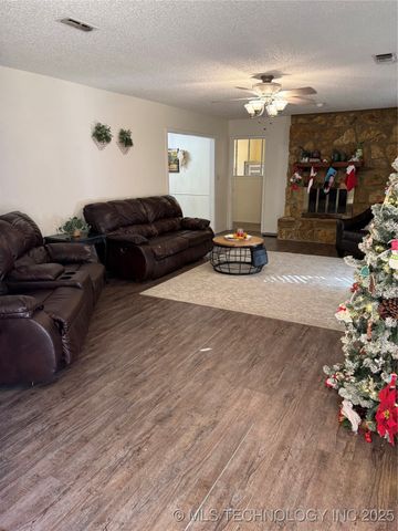 2404 Driftwood Drive, Claremore, OK 74017