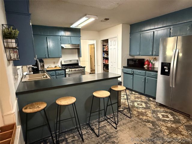 2404 Driftwood Drive, Claremore, OK 74017