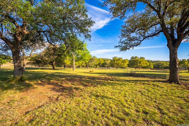 2873 Ranch Road 1888, Fredericksburg, TX 78624