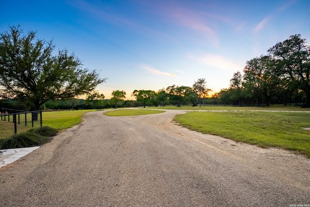 2873 Ranch Road 1888, Fredericksburg, TX 78624